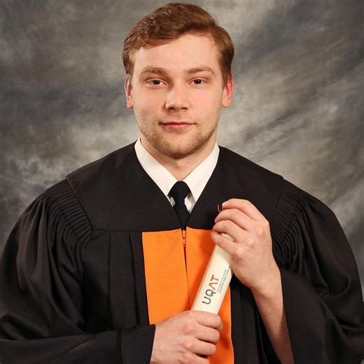 Hey guys. Wondering where is the input/turbine shaft speed sensor. I found the Output but no luck with the input, looked all over the net and nothing useful. Can't find a service manual that would help either. Do you guys know where it is? I'm getting the code p0717, car shifts hard first few kilometers but it's shifting fine after a few minutes of driving.*pic of tha beast for attention* | William Robin Savard | Facebook