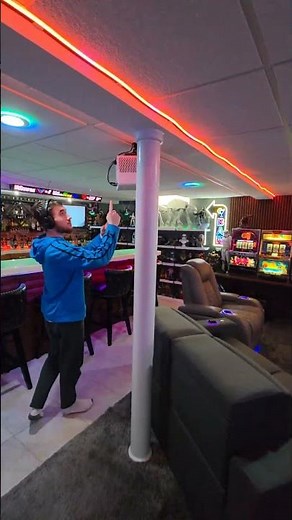 You NEED to see this gaming room!