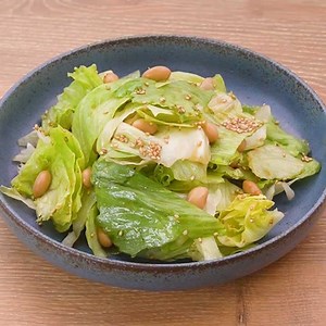 さっぱりおいしい♪ レタスと大豆のごま酢和えのレシピ動画・作り方 | デリッシュキッチン