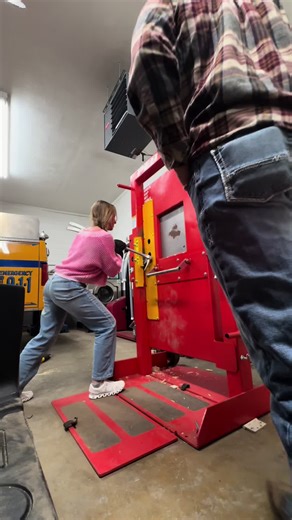 my bf and i force doors tg what’re u doing🤨 PSA we know we don’t have the right PPE on!! Just for fun!! @Tyler Brosinski #firefighter #forcedoors #vollys #firefighting