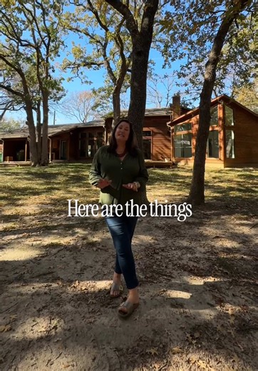 Living in the country isn’t just about land, it’s about the life it lets you create. If you’re dreaming of your own space, we’d love to help you find it. 🌅🏠 The Austin Group | Jeff & Lisa Austin 📞 214-460-8359 austingroup@ebby.com #realtors #texas #countryliving