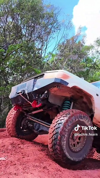 Exploring the 79 Series Land Cruiser Off-Roading Adventure
