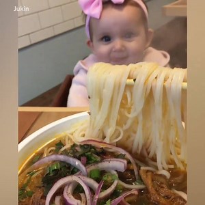 8.5M views · 126K reactions | Cudowne dzieci <3 -------------------------- Trwają ostatnie godziny przedsprzedaży 6 rymowanych bajek dla dzieci o przyjaźni, szanowaniu innych, a także samego siebie <3 https://bit.ly/3btKxBL to jedyna szansa, by zakupić je w tak niskiej cenie :) | Blog Ojciec | Facebook