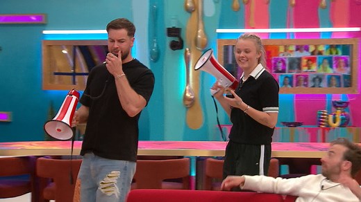 JoJo Siwa and Chris Hughes reunite as CBB stars spend the weekend together