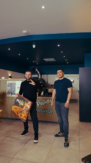 1K reactions · 56 shares | Bref, Melanza fait des pizzas géantes. 50 cm. 25€ la classique, 29€ la spéciale. | Melanza | Facebook