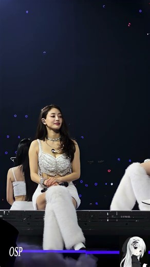 [4K] Jihyo, Nayeon and Jeongyeon focus during world tour concert in Hamilton D2