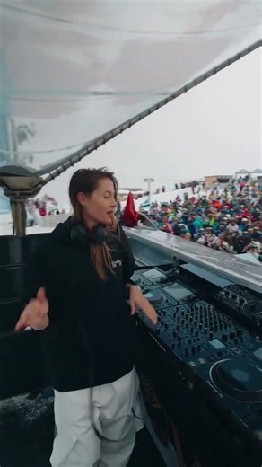 Charlotte de Witte – Ultimate Rave Energy 🔥 | Dark Techno 2025 🎧