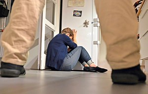 Häusliche Gewalt ist keine Privatsache: Amberger Polizei gibt Opfern Tipps, sich zu Wehren