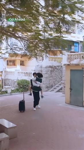 She’s literally koala hugging him like she’s never letting go 🥺💗 (Territories Apply) #goahead #iqiyi #tansongyun #seventan #zhangxincheng #cdrama #mustwatch #爱奇艺 #陆剧 #以家人之名 #谭松韵 #张新成 | iQIYI US