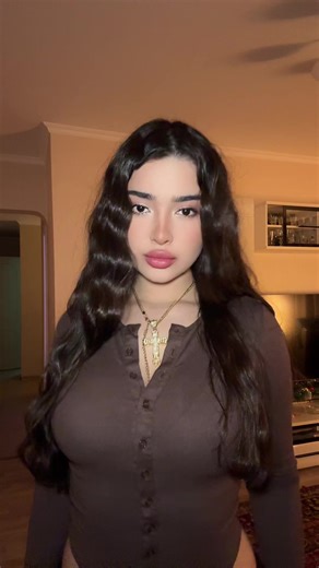 EINA (@bbabyeina)’s videos with original sound - 💗• Friends