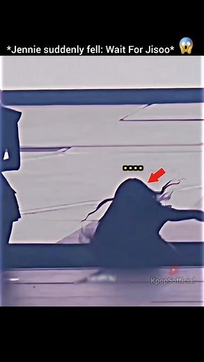 jisoo unnie suddenly fell. jennie unnie also fell 😭 #lisa #rose #jisoo #blackpink #블랙핑크 #shorts