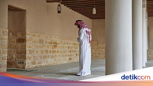 Niat Sholat 5 Waktu Sendiri, Lengkap dari Subuh hingga Isya