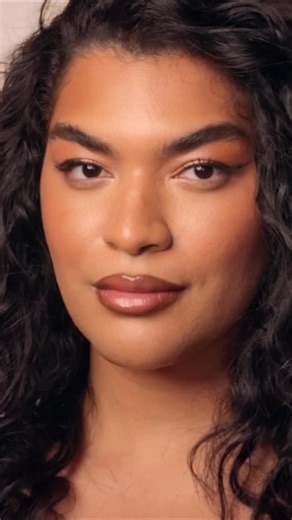 The VIRAL @fentybeauty INVISIMATTE hype is real🔥 Tap your way into an instant blurring effect with this universal blotting powder that absorbs shine, mattifies diffuses the look of pores! Now available in-store, at sephora.in and on the Sephora app. | SEPHORA