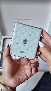 Unboxing Motorola’s $1,000 Brilliant Collection: Motorola Razr & Moto Buds Loop