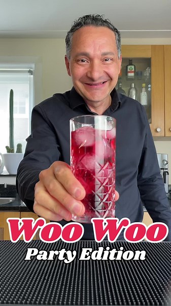 🍑 Woo Woo 🍑 Ingredients: 1 oz Vodka 1 oz Peach Three Fill up with Cranberry Juice Check out my Shop for the Best Cocktail Equipment Link in Bio 🔗 #cocktails #cocktails30sec #cocktailsimple #woowoo #drink #fun #summer #summervibes #cocktail #viralvideo #peachthree #cranberry #dekuyper