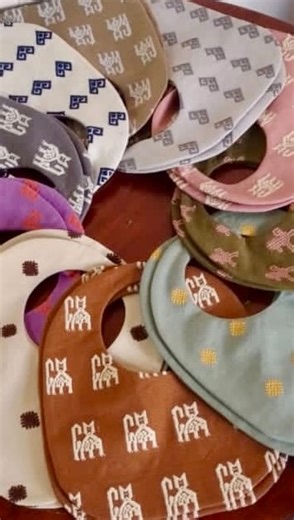 Rooted in Mexico | Handmade Mexican Folk Art on Instagram: "Backstrap loom weaving is an ancient Mayan technique, kept alive by women artisans in San Andrés Larráinzar, Chiapas. Every piece tells a story 🤍 “We want you to feel the love, care and hours of work woven into each piece.” Con amor, Cristina & Ernestina Pérez #BackstrapLoom #Handwoven #SupportArtisans #RootedInMexico #RootedInMexico"