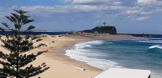 Nobbys beach Newcastle | Les Bender Photography | Facebook