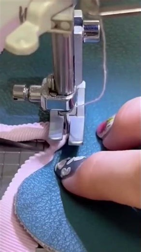Precision Edge Binding Sewing Machine | Professional Leather & Fabric Trim Stitching Process