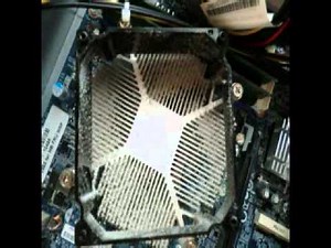 パソコン内部の埃の取り方