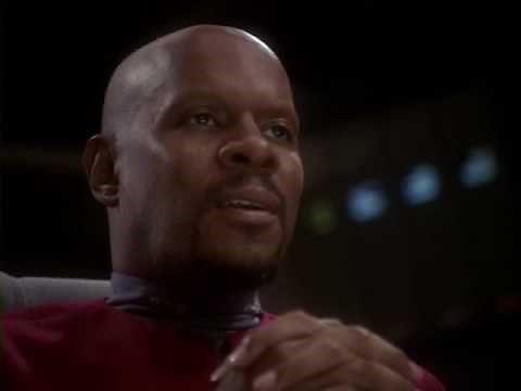 USS Defiant protect ships in Bajoran Space