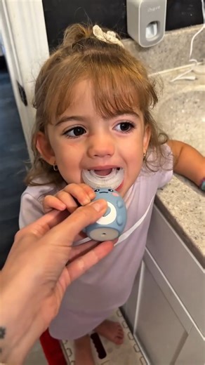 DinoSmile Ceska Republika | V rámci značky DinoSmile Česko hledáme ambasadorky pro barterovou spolupráci. Rádi vám zašleme naše zubní kartáčky DinoSmile™ výměnou za... | Instagram