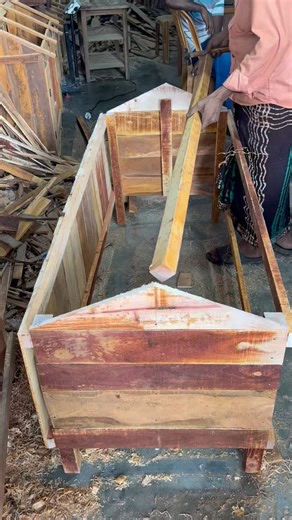 Making chicken house shed frame #chicken #chickencoop #woodworking #pet