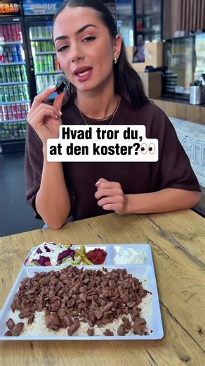 Hvad tror du vores ret med oksekødsstrimler koster?👀 Skriv dit bud nede i kommentarfeltet👇🏼 #danskforyou #danmark🇩🇰 #fyp #ishøj #copenhagen