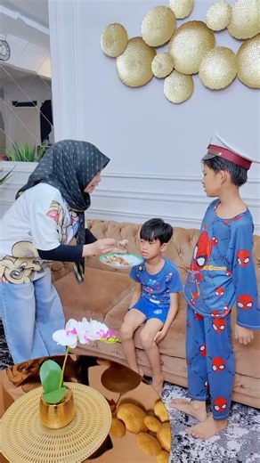 Yubi's little brother wants to be fed by the police #shorts