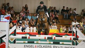 Hohenzollern Reitturniere: Springreiter zelebrieren Auftakt in Bisingen