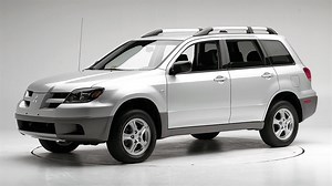2003 Mitsubishi Outlander 4-door SUV