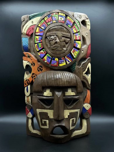 Proceso de elaboracion de mascaras de la culturw maya, talladas a mano en una poeza de madera #hechoamano #hechoenmexico #artesanias #cultura #maya