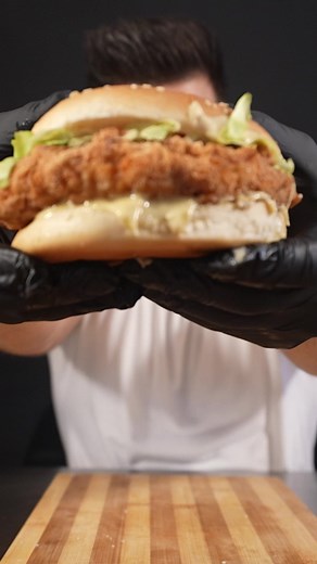 468K views · 6.2K reactions | McDonald’s McChicken  Les ingrédients dans les commentaires ! #food #mcdonalds #recette #chicken | FastGoodCuisine | Facebook