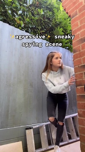 Aggressive Acting in Every Scene | Ellie from SevenSuperGirls