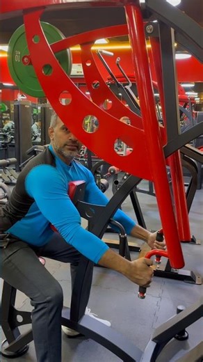 Seated low row machine: very good exercise for lower lats.#motivation #viral #gymworkout