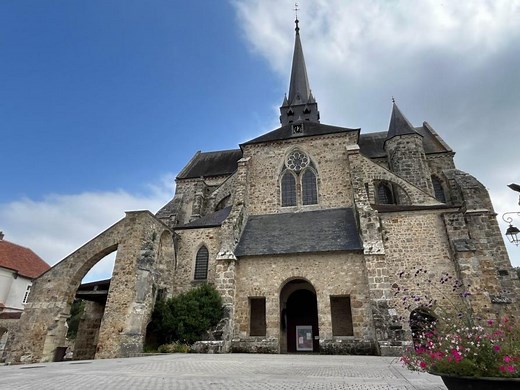 Orbais-l’Abbaye, petite par la taille mais grande par son patrimoine