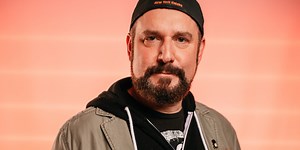 How Beetlejuice's Adam Dannheisser Balances Playing a Dad in the Show and in Real Life