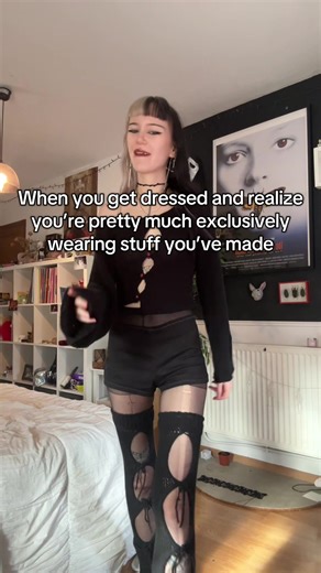 Soooo annoying when that happens…. :p Top knitted Leg warmer knit and crochet Shorts sewed Choker crocheted #crochet #knit