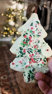 ✨ Come see us today from 10AM–3PM at @theruralsociety Holiday Sale in Mt. Vernon, Ohio! ✨ We’re stocked up and ready with lots of beautiful finds waiting for their new homes. 懶 Stop by, say hi, and do a little holiday shopping with us! #RuralSocietyHolidaySale #MtVernonOhio #ShopSmall #HolidayMarket #VintageChristmas #AntiqueFinds #SupportLocal #ChristmasShopping | The Collected Cottage | Facebook