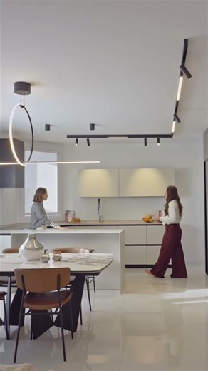 Cucina con cubo metalizzato #interiordesign