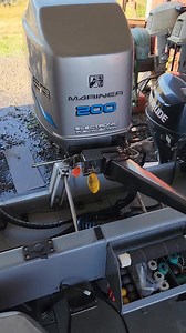 Running that 1997/98 Mariner 200hp EFI oil-injected 2-stroke w/ tiller & jet pump. | Outboard Madness