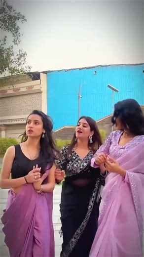 me hi haat pakad sakti hu bas.. 🥰 || whatshapp status #shrts #trending #viral #bestfriend #dosti