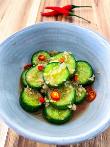 Easy Taiwanese Cucumber Salad - Din Tai Fung Style