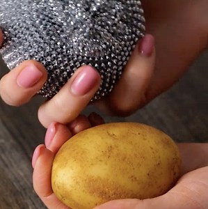 53M views · 1.1K reactions | Cut & peel veggies in a flash with these quick tips! | 5-Minute Crafts Play | Facebook