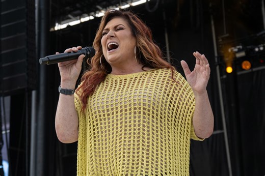 Jo Dee Messina looks svelte after weight loss transformation: “This isn’t, hey, let’s pop a pill”
