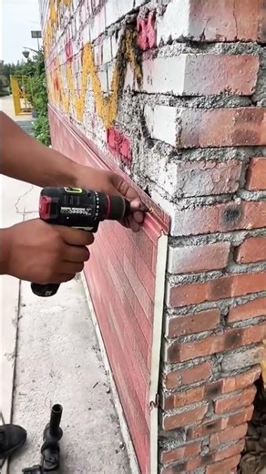 Red Brick Pattern Wall Panels Using Power Drills To Create Neat And Attractive Surfaces
