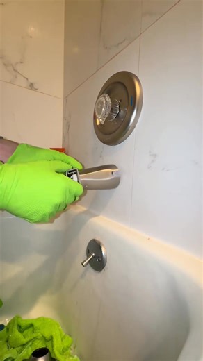 Tub Spout Installation _fix_002 #bathroommakeover #plumbinglife #plumber #bathtub #tub #plumberlife #fyp #faucet #plumbersoftiktok #plumbing #moen #plumbingrepair #plumbingtok #bathroom #tubspout #theconservativeplumber #foryou #diy #serviceplumber | Alvin Carver