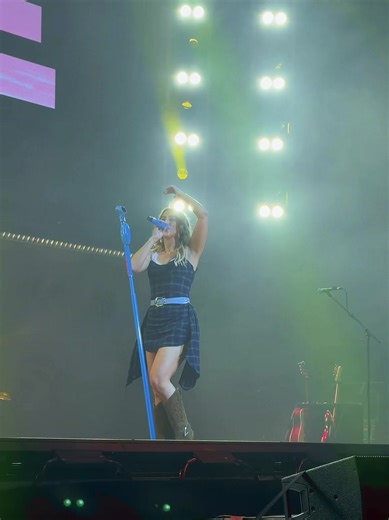 @Ashley Cooke #c2cfestival #nashville #fyp #talent #musictok