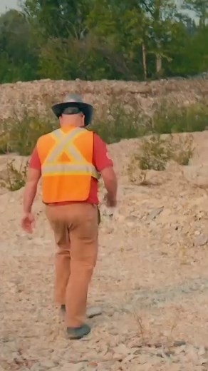 Every new miner needs to learn the rule on the cut, and Parker has one huge rule that every single miner must abide by: "Don't walk in the pond." | Discovery Channel Australia