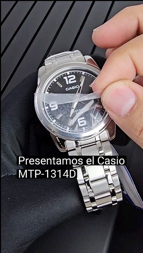RELOJ CASIO MTP-1314D⌚ Características: 📌Original Caja / Garantía 12 meses en maquinaria 📌Correa de acero inoxidable 📌Cristal Resina / Cristal Esférico 📌Tamaño de la caja : 44.9mm 📌Cronometraje regular 3 manos (hora, minuto, segundo) 📌Precisión: ± 20 segundos por mes 📌Peso total : 126g 📌Duración aprox. de la pila: 3 años en el modelo SR626SW 📌Resistencia al agua 50 Metros Fotos reales del producto que recibes 📸 Compra Online 24hr en nuestro sitio Web: https://www.goldenstorecolombia.co