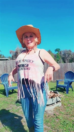 Share with someone who looks sharp in bluejeans. 👖🤤 #CountyGirl #PecPop #SouthernGirl #Shorts